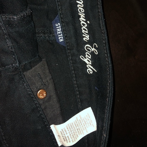 RIPPED JEAN SHORT SHORTS - Picture 3 of 3